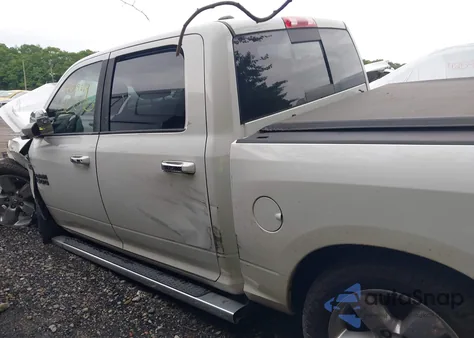 2015 Ram 1500 Slt z USA, uszkodzony, nr VIN 1C6RR7LT3FS673073